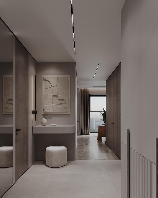 Dobór listew: jasne listwy przypodłogowe podkreślają charakter podłogi w salonie.