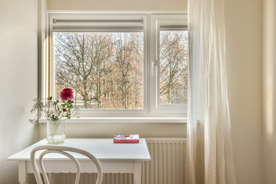 Renowacja okien plastikowych: przykład krok po kroku z użyciem odpowiedniej farby