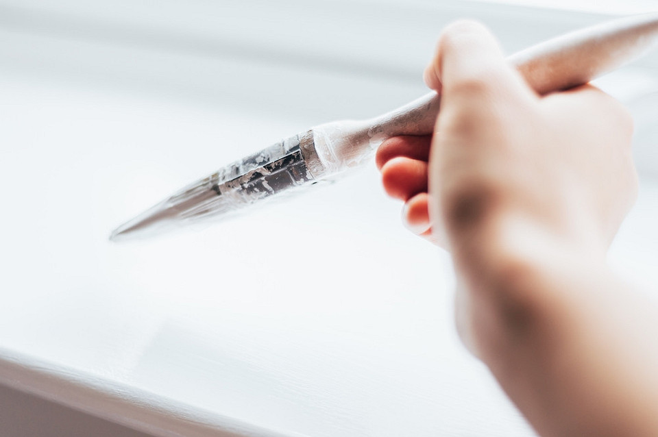 Malowanie okien PCV: efekt końcowy odnowionych okien plastikowych w 2026 roku