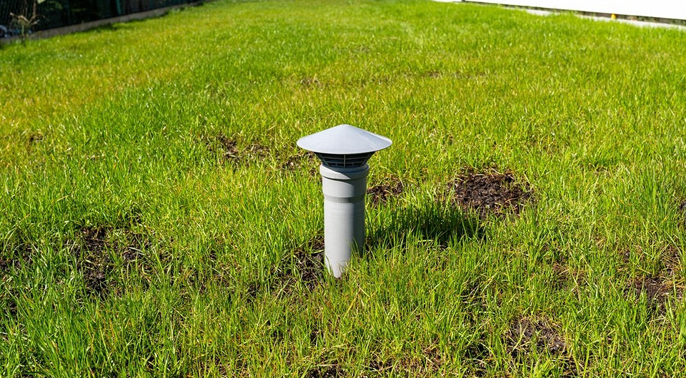 Schemat działania septika: zasada działania różnych systemów oczyszczania ścieków.