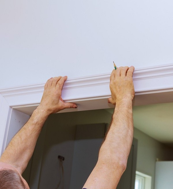 Ościeżnica bez błędów Precyzyjny montaż ościeżnicy: krok po kroku, aby drzwi akustyczne dobrze się zamykały.