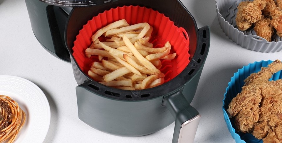 Różne modele aerogrilli, porównanie funkcji i designu w kuchni 2026.