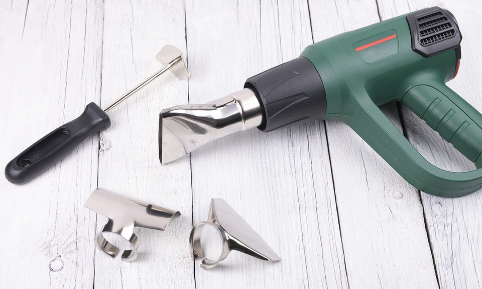 Kleje do plastiku: prezentacja różnych rodzajów klejów i ich zastosowań