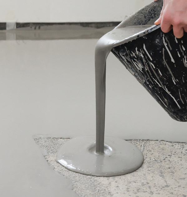 Beżowa żywica: Harmonia Beżowa podłoga żywiczna w minimalistycznej sypialni: Spokój i harmonia.