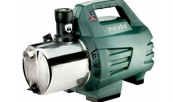 Schemat instalacji pompy w studni dla niewielkiego apartamentu.