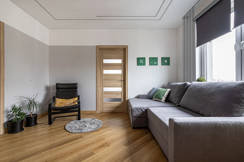 Naturalny wygląd laminatu Kolekcja laminatów imitujących drewno w naturalnych kolorach, zgodna z trendami 2026.