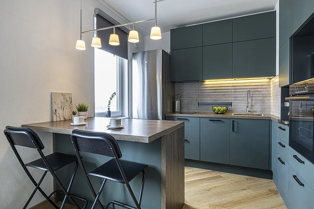 Ekologiczny żyrandol 2026: nowoczesne oświetlenie przyjazne dla środowiska w jadalni.