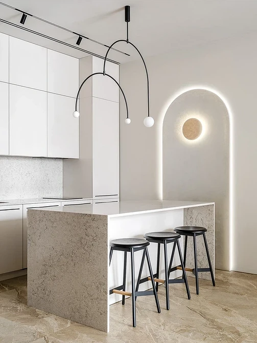 Elegancki żyrandol w salonie: Trendy oświetleniowe 2026 tworzące przytulne wnętrze.