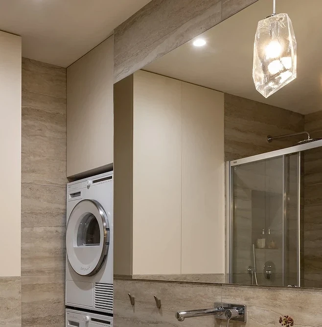 Żyrandole ekologiczne 2026: drewniany żyrandol w skandynawskim stylu, naturalne materiały.