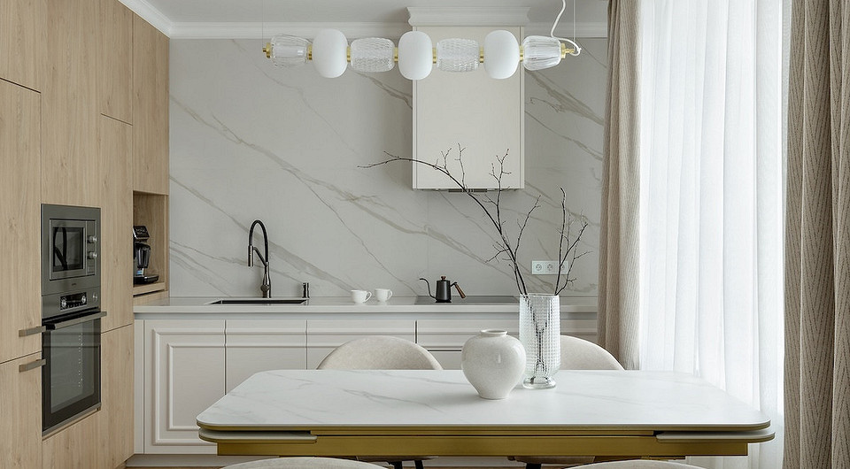 MDF: Struktura i Zastosowanie Płyta MDF w zbliżeniu: struktura i tekstura materiału, zastosowanie w meblarstwie.