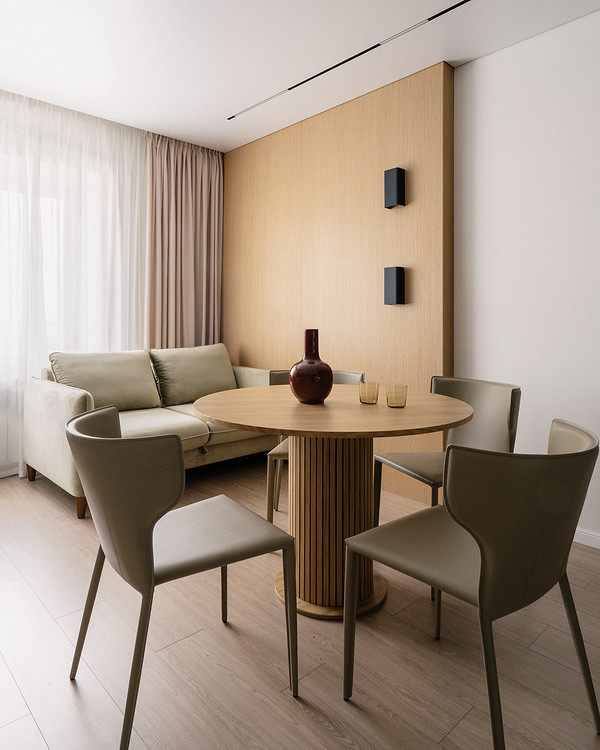 Obróbka MDF: Frezowanie Frezowanie krawędzi płyty MDF, precyzyjna obróbka materiału dla uzyskania idealnych kształtów.