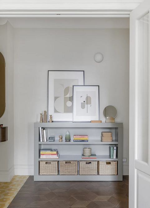 Płytki w jodełkę Inspiracje płytki podłogowe 2026: płytki w jodełkę w przedpokoju, elegancki wzór