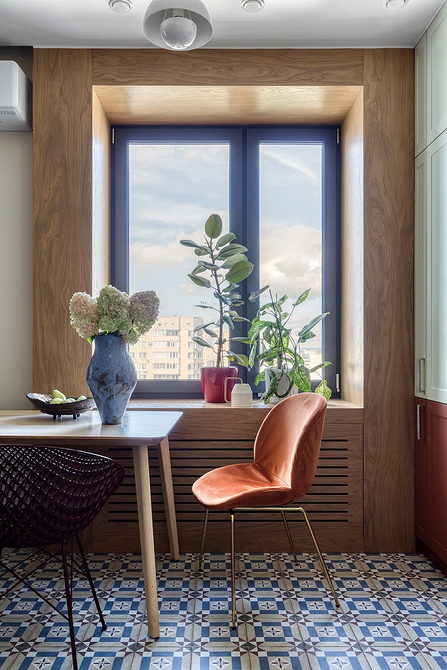 Szarości na podłodze 2026 Modne płytki podłogowe 2026 w różnych odcieniach szarości – uniwersalne rozwiązanie.