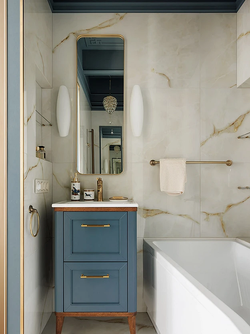 Akcentująca ściana Ściana akcentująca pomalowana na kontrastowy kolor dodaje charakteru wnętrzu. Modny trend.