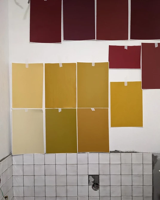 Neutralne powiększenie Neutralny kolor ścian optycznie powiększa małą przestrzeń. Idealne rozwiązanie do kawalerki.