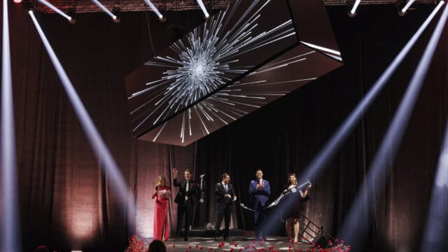 Łazienka z Charakterem: Tapeta Winylowa na Płytkach – Projekt Oli Ziarek - 6 - RoomNews Łazienka z Charakterem: Tapeta Winylowa na Płytkach – Projekt Oli Ziarek