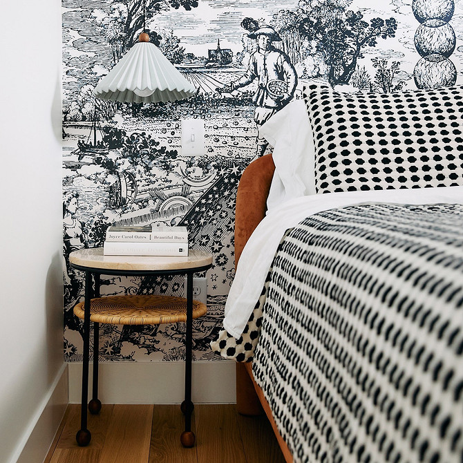 Tapeta z metalicznym połyskiem – luksusowy wygląd i elegancki charakter w 2026.