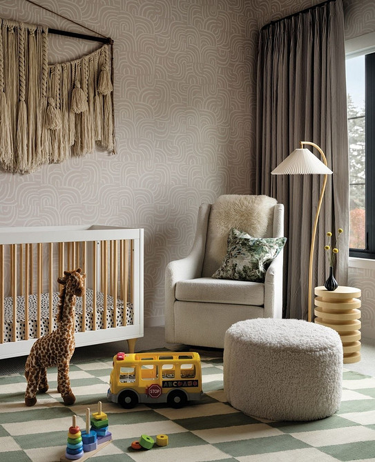 Modna tapeta 2026: wzór w liście i rośliny, idealny do wnętrz w stylu eko.