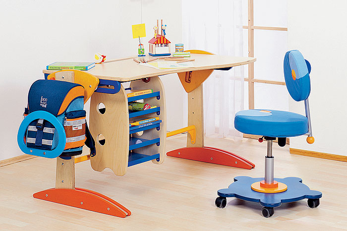 Nowoczesne regulowane biurko dziecięce dla ucznia w wieku szkolnym, ergonomiczne meble 2026
