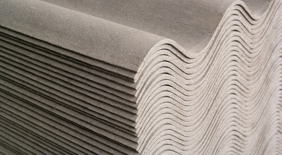 Tabela z wymiarami płyt eternitowych i wzorami do obliczeń ilości eternitu.