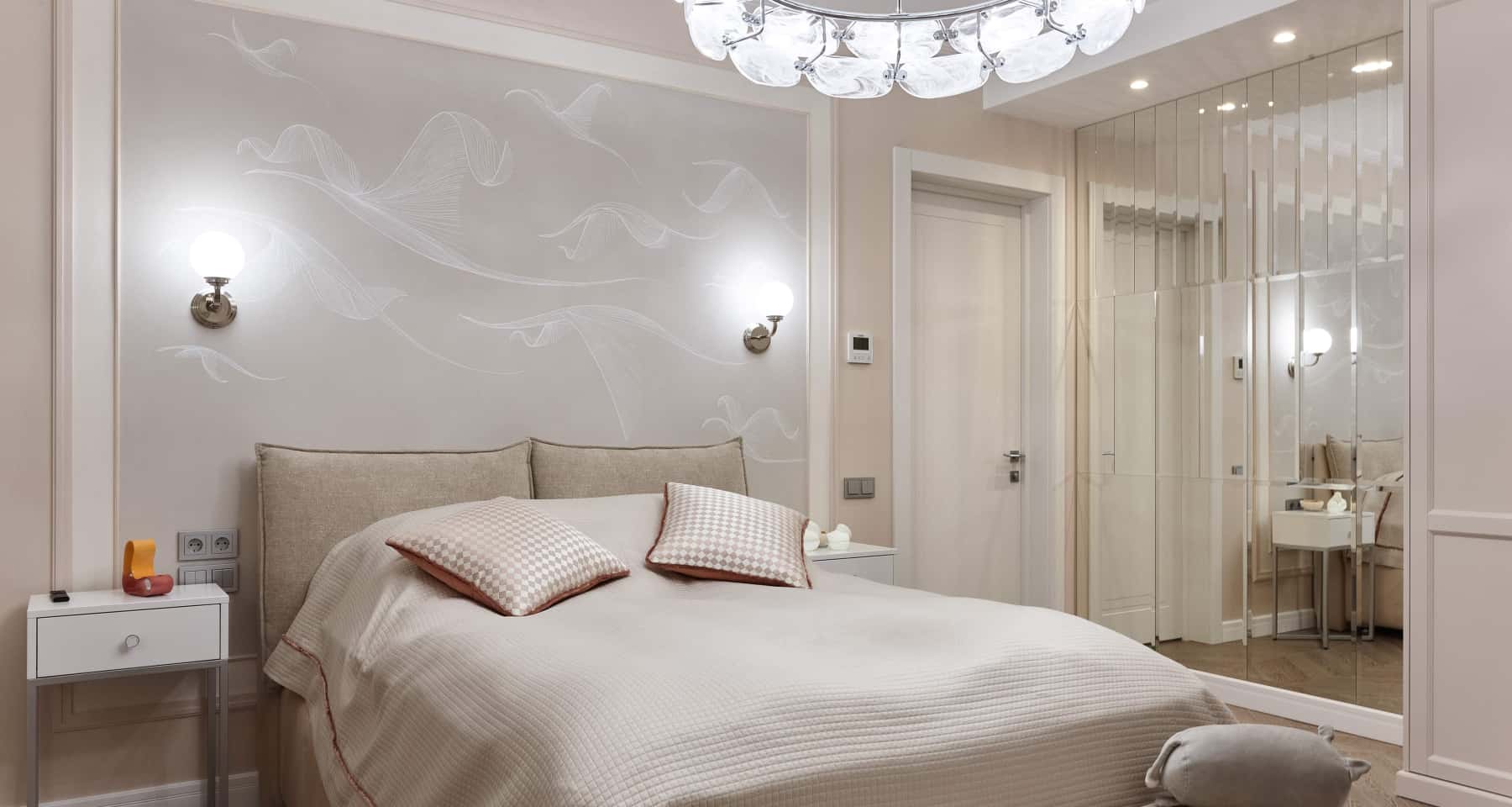 Korytarz w dużym mieszkaniu po remoncie – inspiracje projektowania wnętrz 2026.