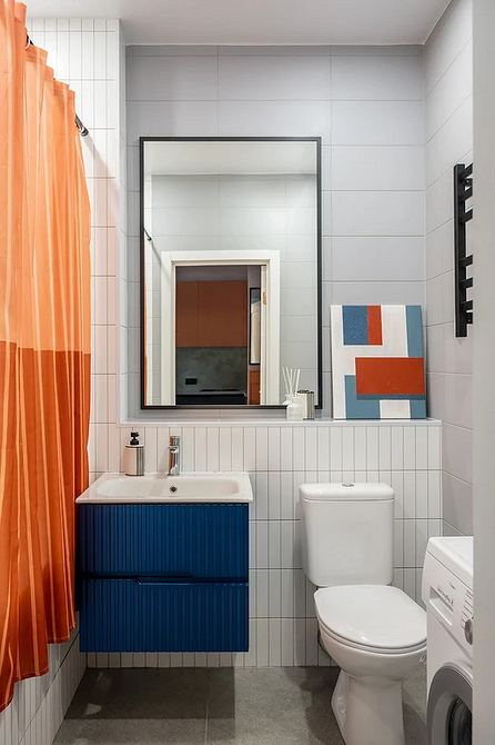 Szara podłoga w biurze - minimalizm i nowoczesność w miejscu pracy.