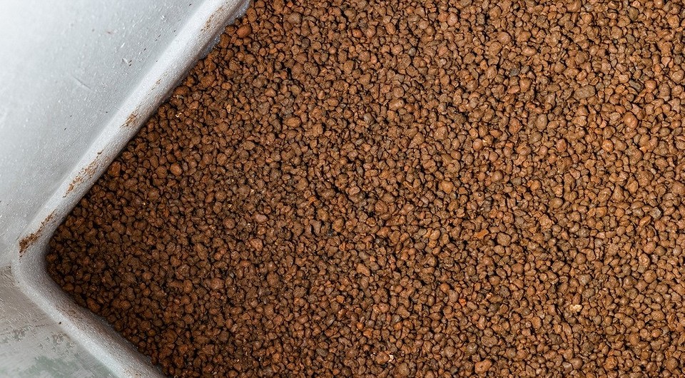 Suchy jastrych: Materiały Materiały i narzędzia potrzebne do wykonania suchego jastrychu podłogowego DIY.