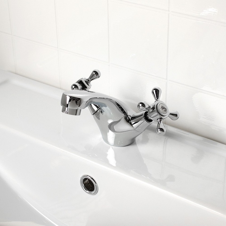 Różne rodzaje uszkodzeń baterii kuchennej i ich możliwe przyczyny w 2026.