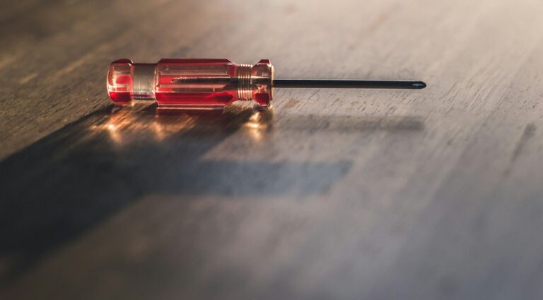 Śrubokręty 2026: Jak wybrać idealny zestaw do Twojego warsztatu? — śrubokręty rodzaje