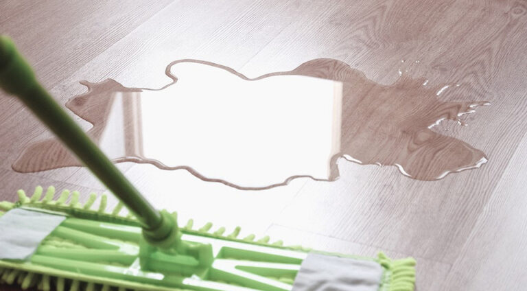 Wodoodporny laminat: Idealna podłoga do zadań specjalnych? — Wodoodporny laminat