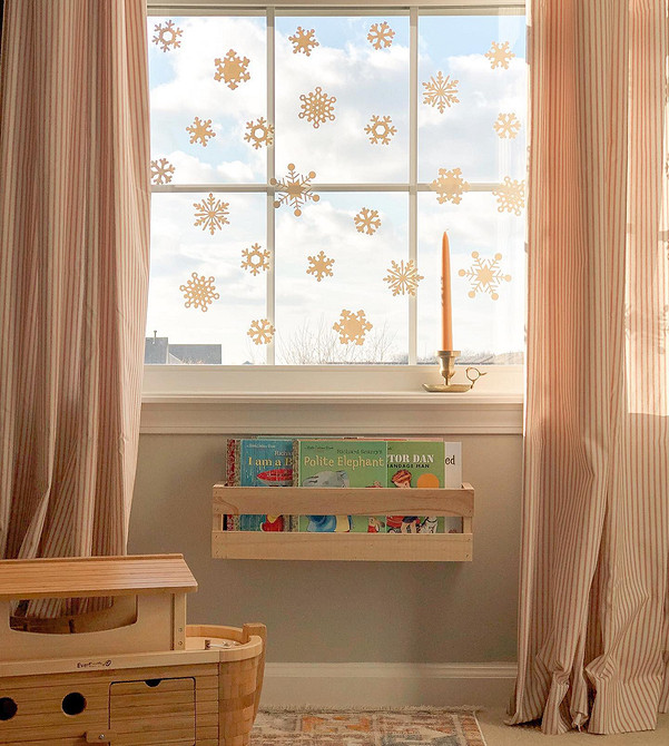 Bożonarodzeniowe wycinanki 2026: inspiracje i gotowe szablony do tworzenia świątecznych dekoracji okiennych.