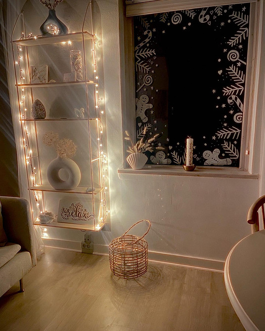 Bożonarodzeniowe wycinanki 2026: Pomysły na dekoracje okienne z papieru.