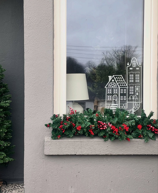 Bożonarodzeniowe wycinanki 2026: szeroki wybór szablonów do pobrania, idealne na okna.