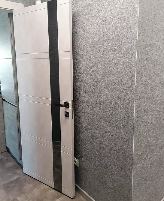 Naturalna inspiracja Zbliżenie na strukturę płynnych tapet, imitującą naturalne włókna.